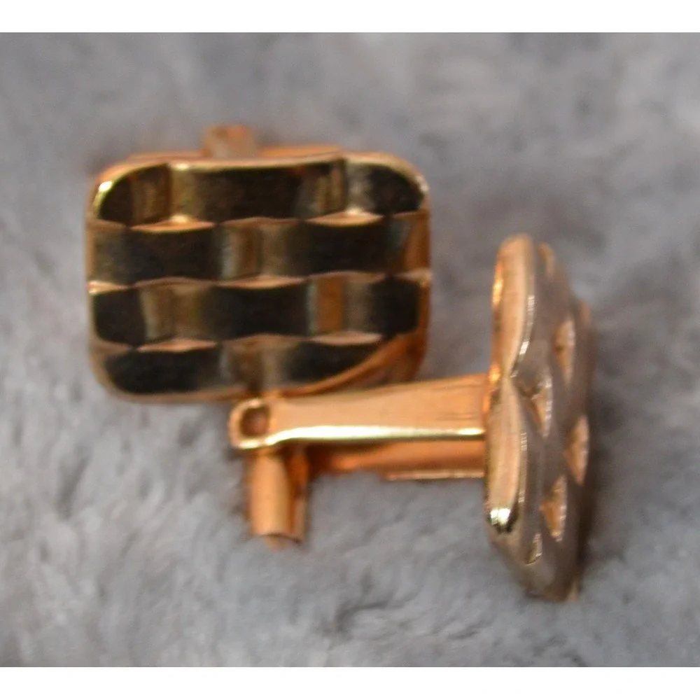 Vintage Men's Gold Toned Cuff Links Woven Pattern .75